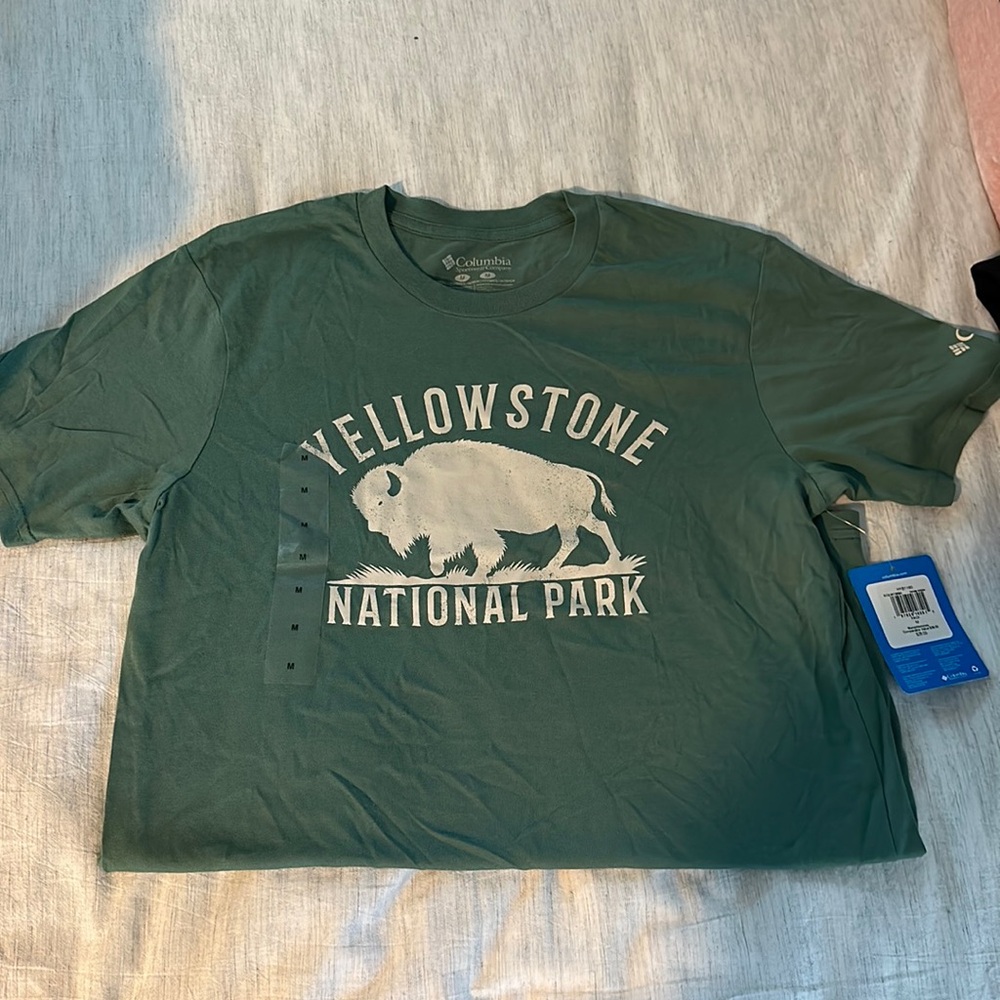 Columbia men’s Yellowstone t shirt size M new with tags
